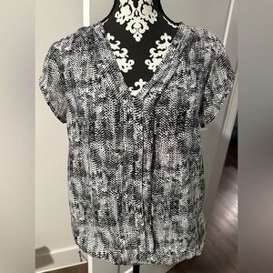Banana Republic Black and White Patterned Blouse